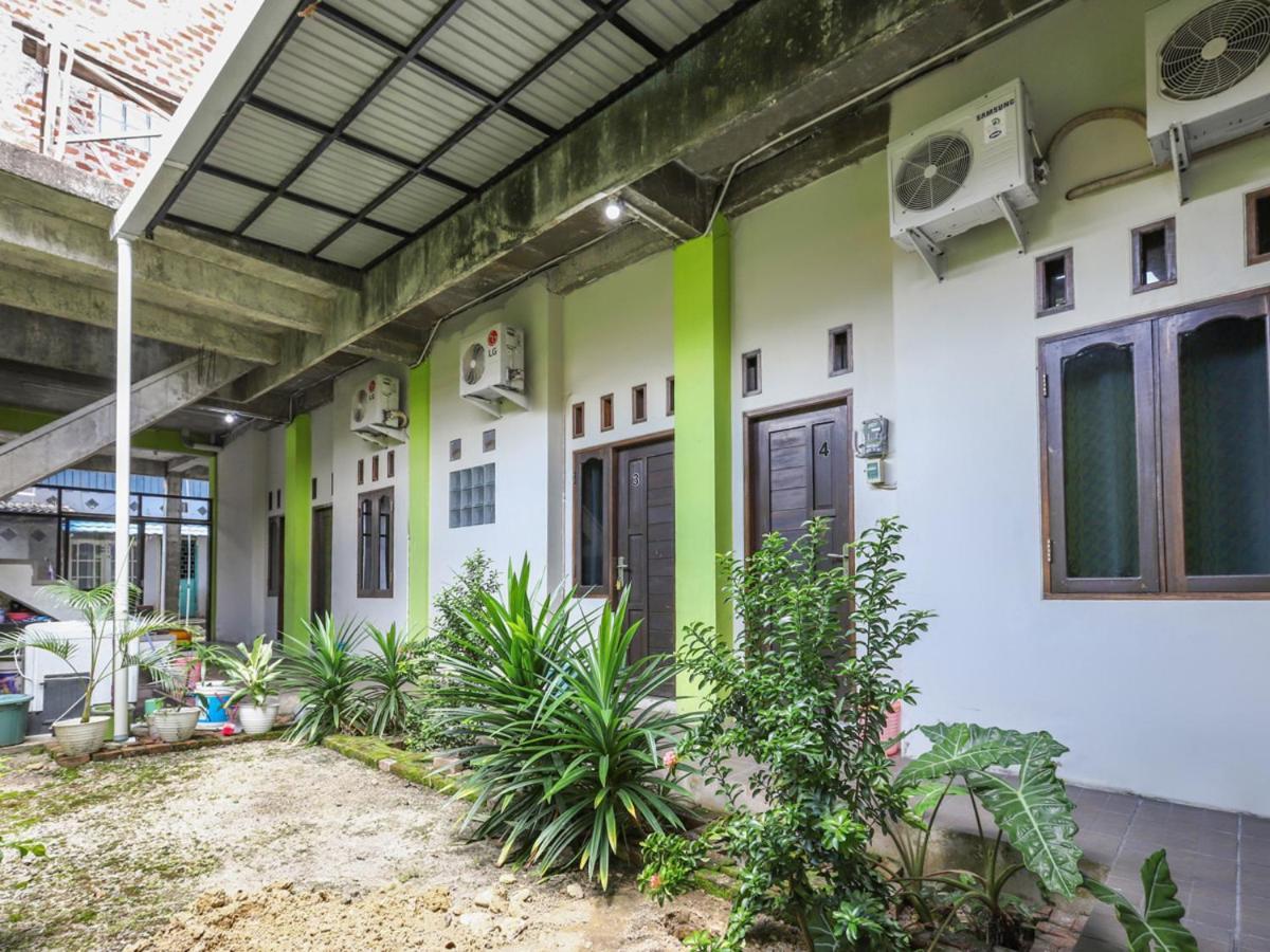 Hotel Oyo 3830 Dfarys Gh Syariah Balikpapan  Exterior foto