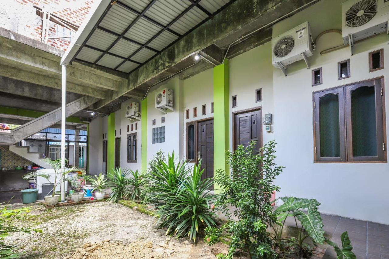 Hotel Oyo 3830 Dfarys Gh Syariah Balikpapan  Exterior foto